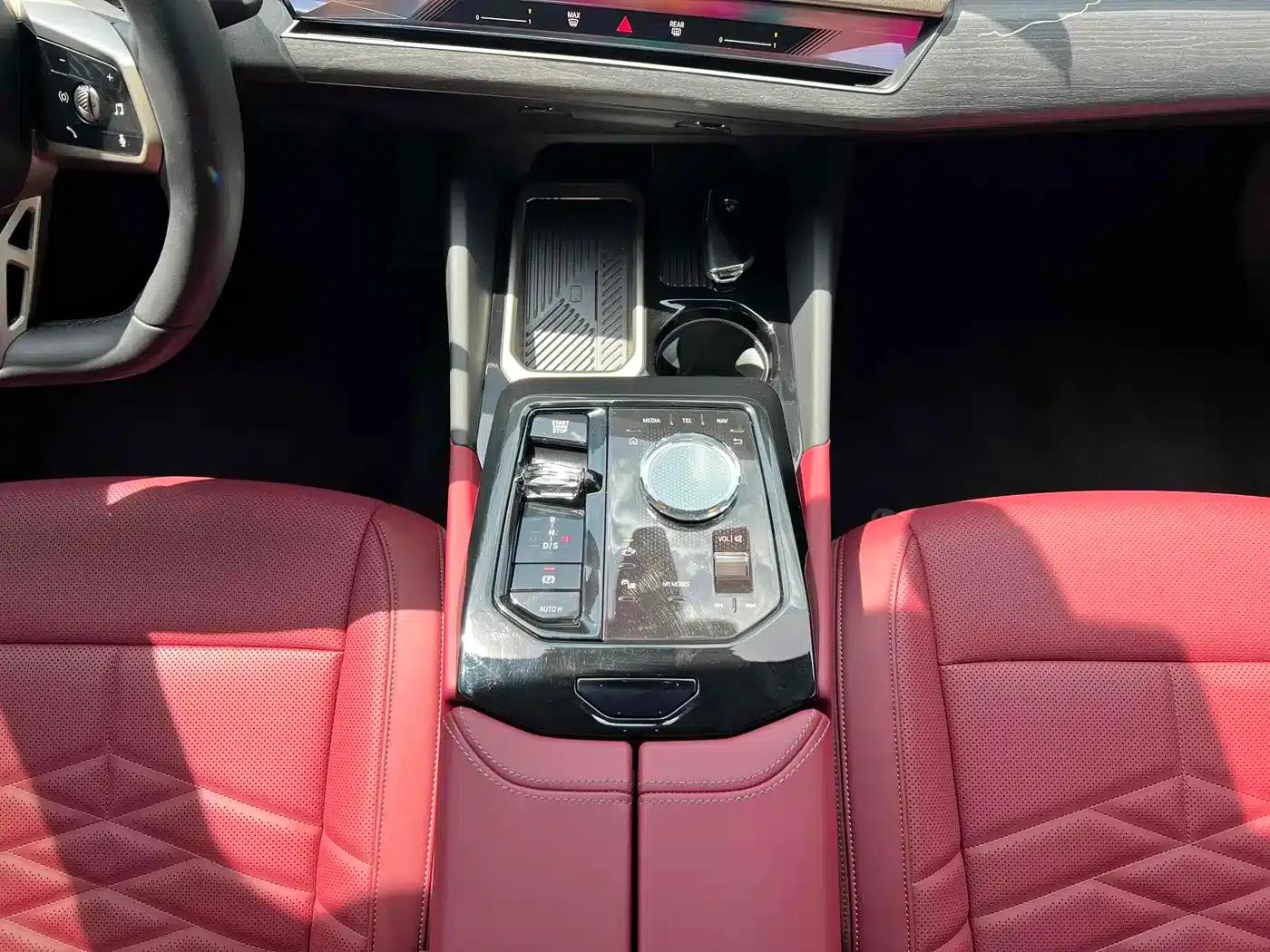 2025 BMW 5 Series 530Li Leading Edition M Sport Package — миниатюра 5