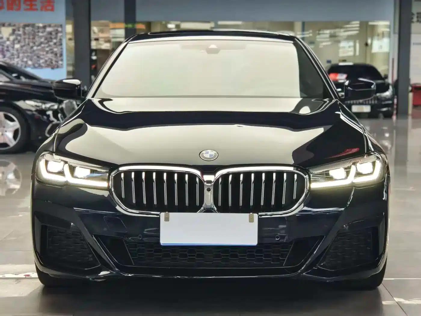 2023 BMW 5 Series 530Li Luxury M Sport Package — миниатюра 2