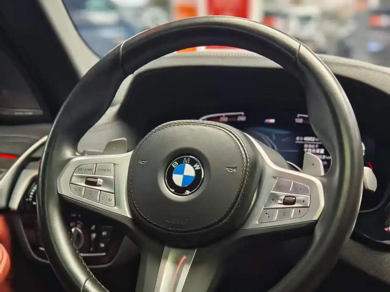 2023 BMW 5 Series 530Li Luxury M Sport Package — миниатюра 11