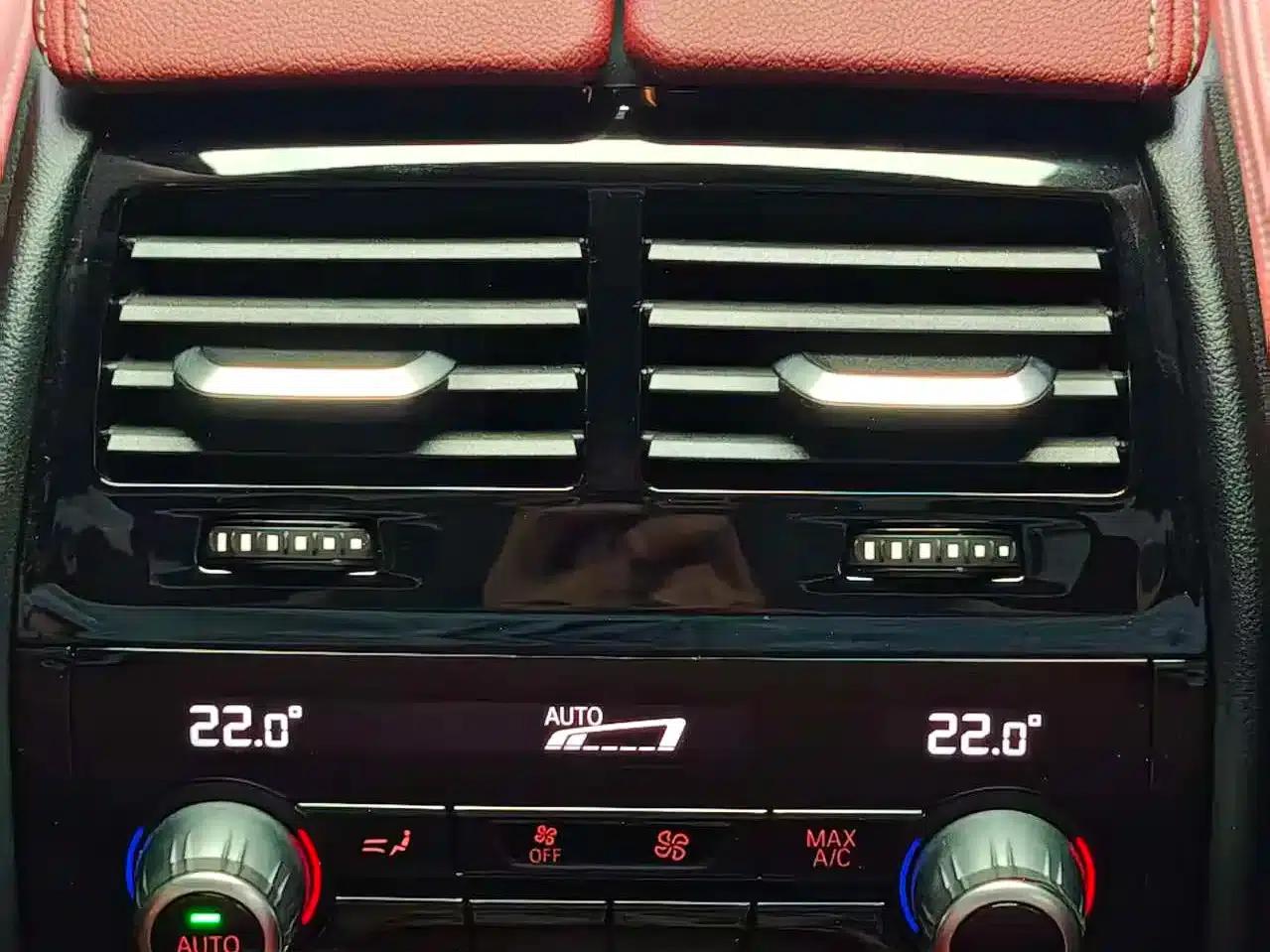 2023 BMW 5 Series 530Li Luxury M Sport Package — миниатюра 12