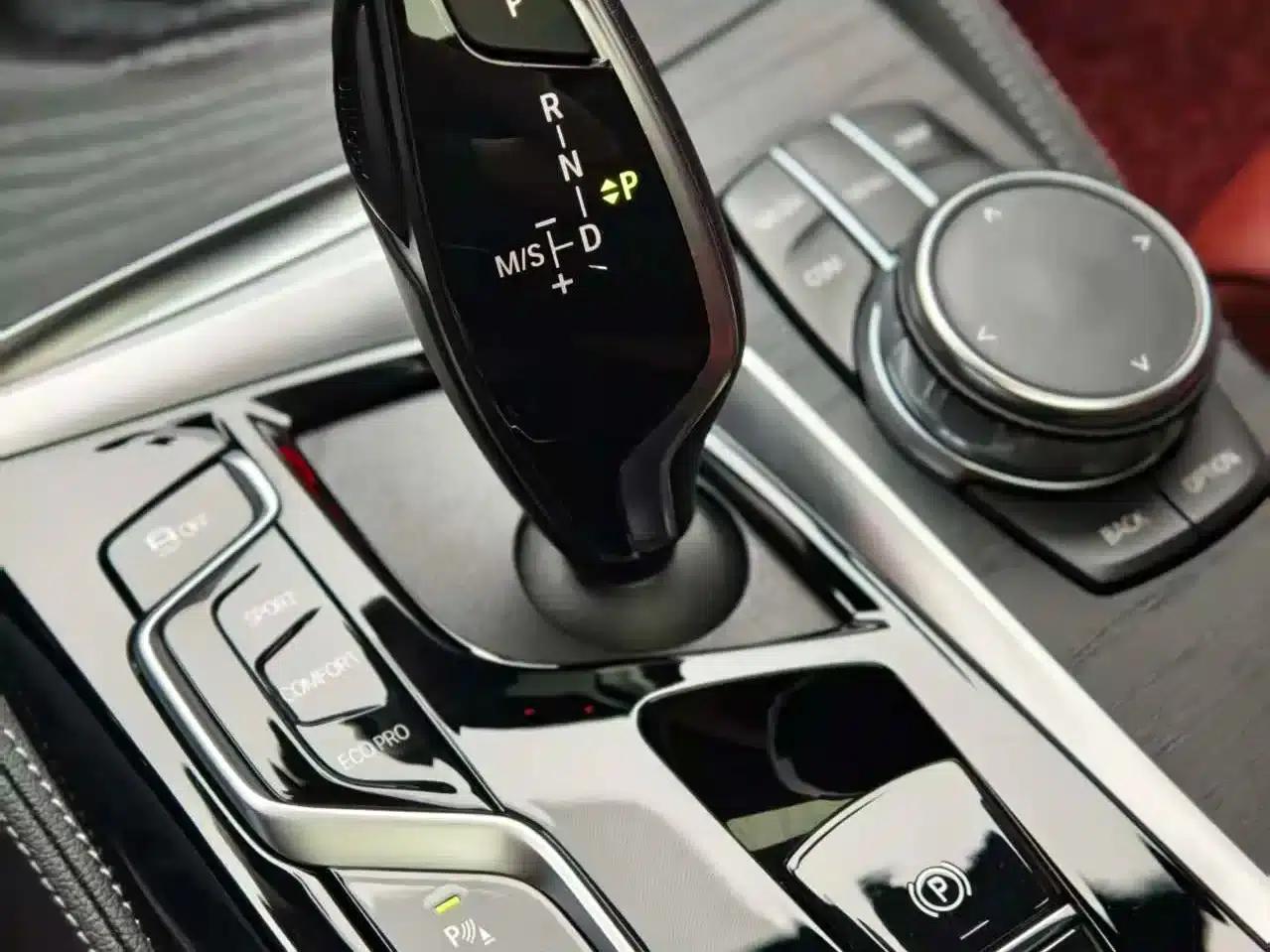 2023 BMW 5 Series 530Li Luxury M Sport Package — миниатюра 17