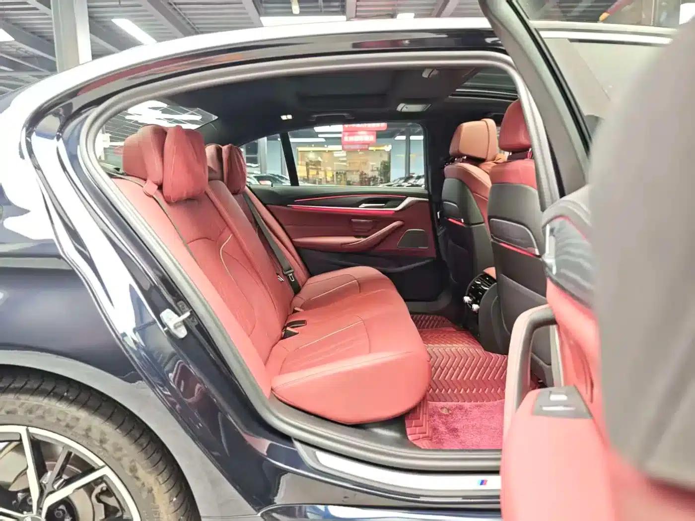 2023 BMW 5 Series 530Li Luxury M Sport Package — миниатюра 8