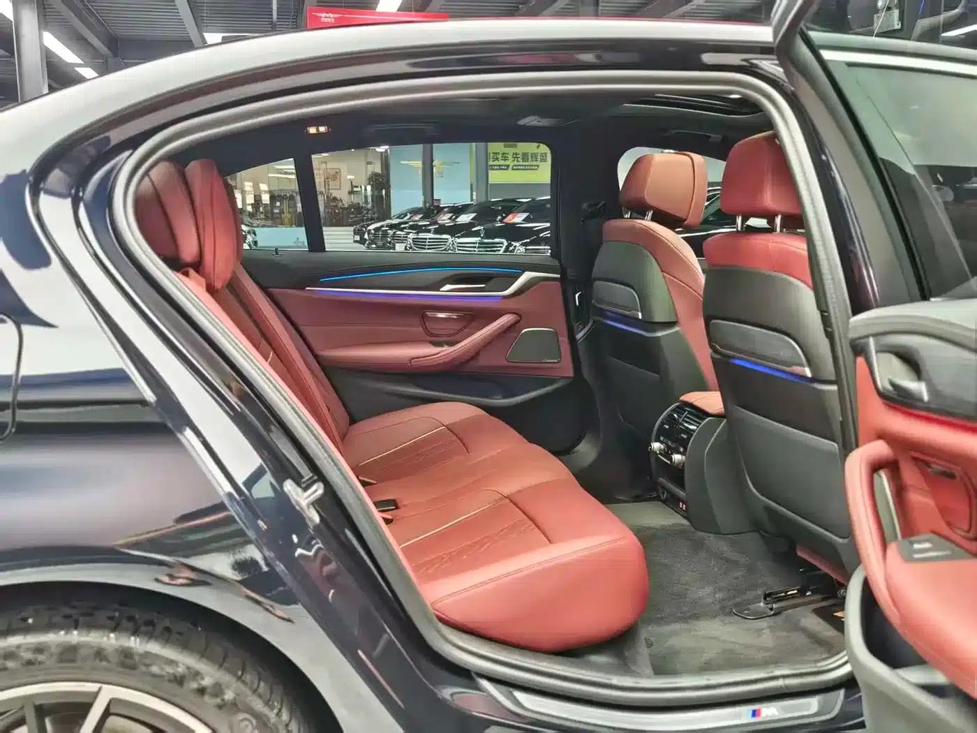 2023 BMW 5 Series 530Li Luxury M Sport Package — миниатюра 11