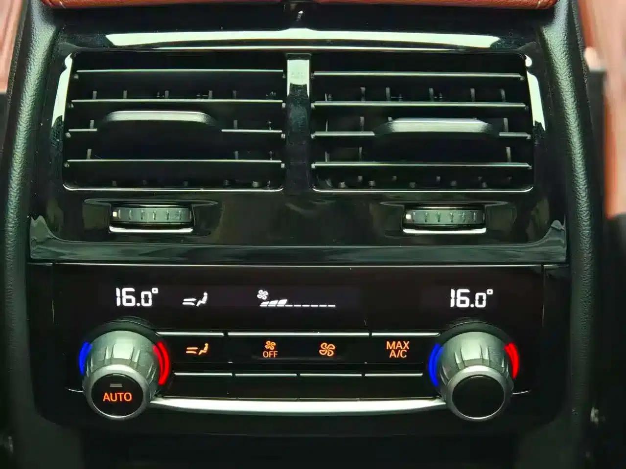2023 BMW 5 Series 530Li Luxury M Sport Package — миниатюра 14