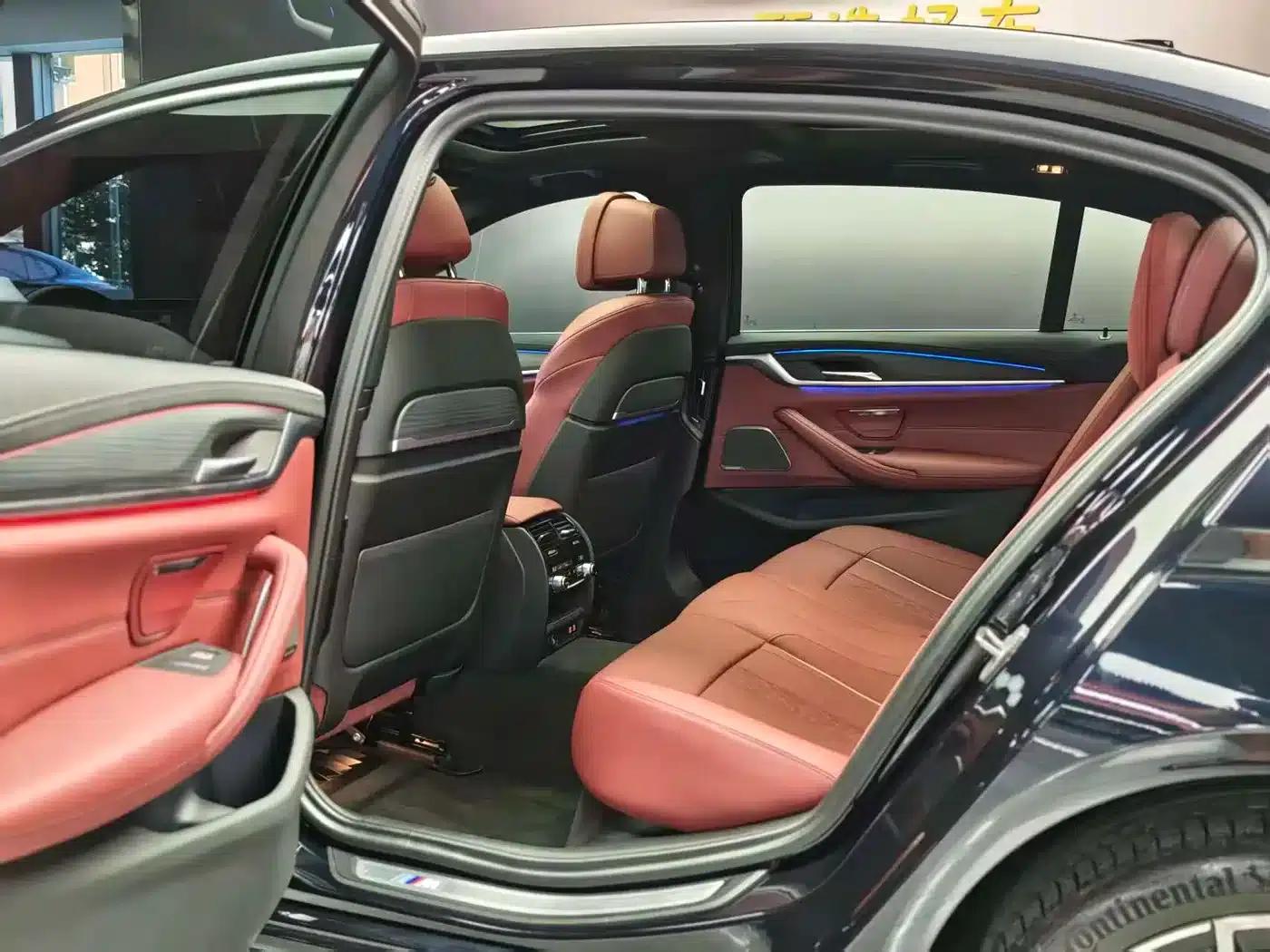 2023 BMW 5 Series 530Li Luxury M Sport Package — миниатюра 7