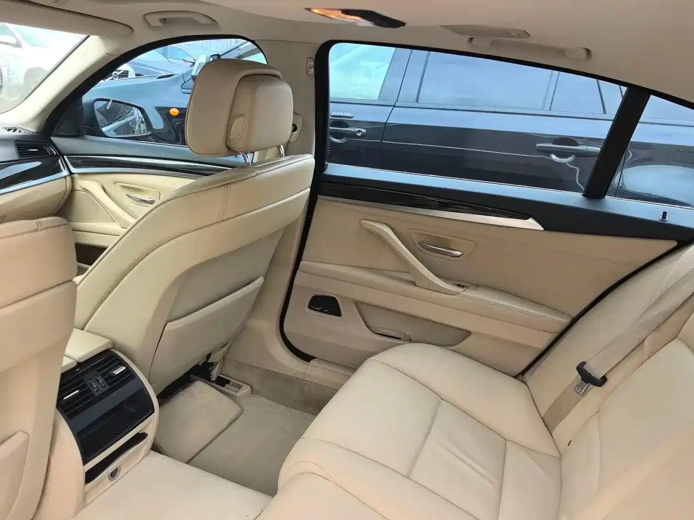 BMW 5 Series 2012 530Li Leading Edition — миниатюра 11