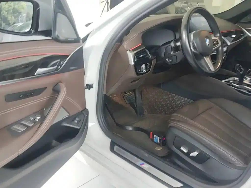 2020 BMW 5 Series 525Li M Sport Package — миниатюра 16