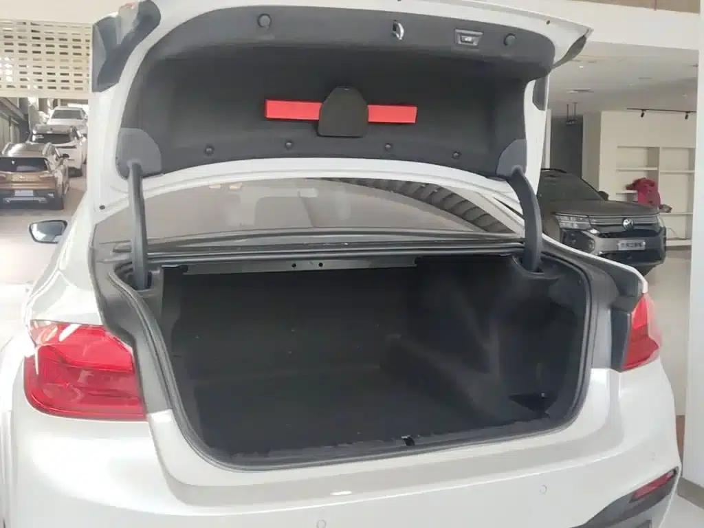 2020 BMW 5 Series 525Li M Sport Package — миниатюра 19