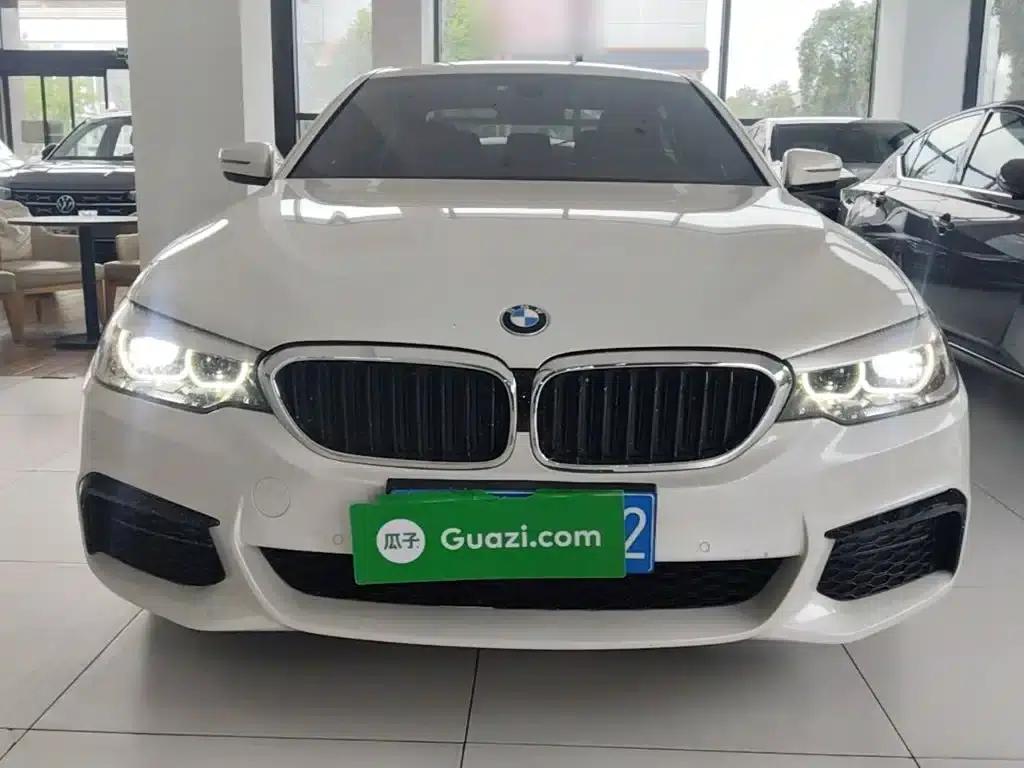 2020 BMW 5 Series 525Li M Sport Package — миниатюра 3