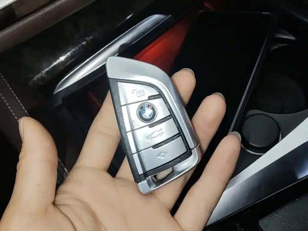2020 BMW 5 Series 525Li M Sport Package — миниатюра 9