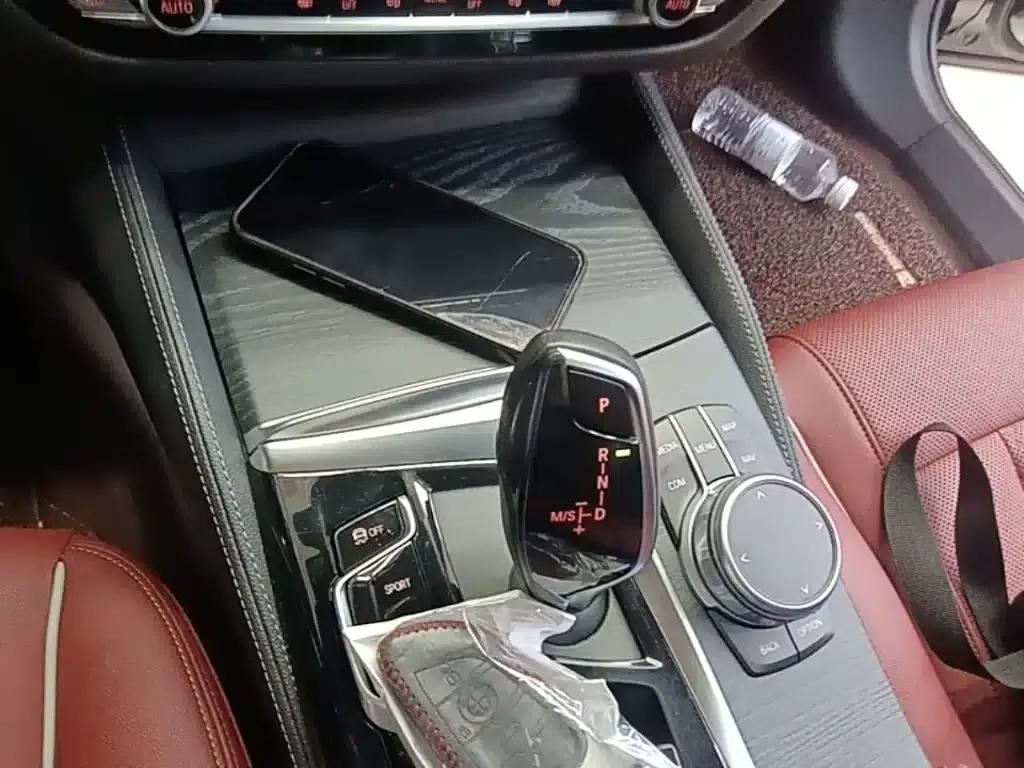 2021 BMW 5 Series Facelift 530Li Leading Edition M Sport Package — миниатюра 14