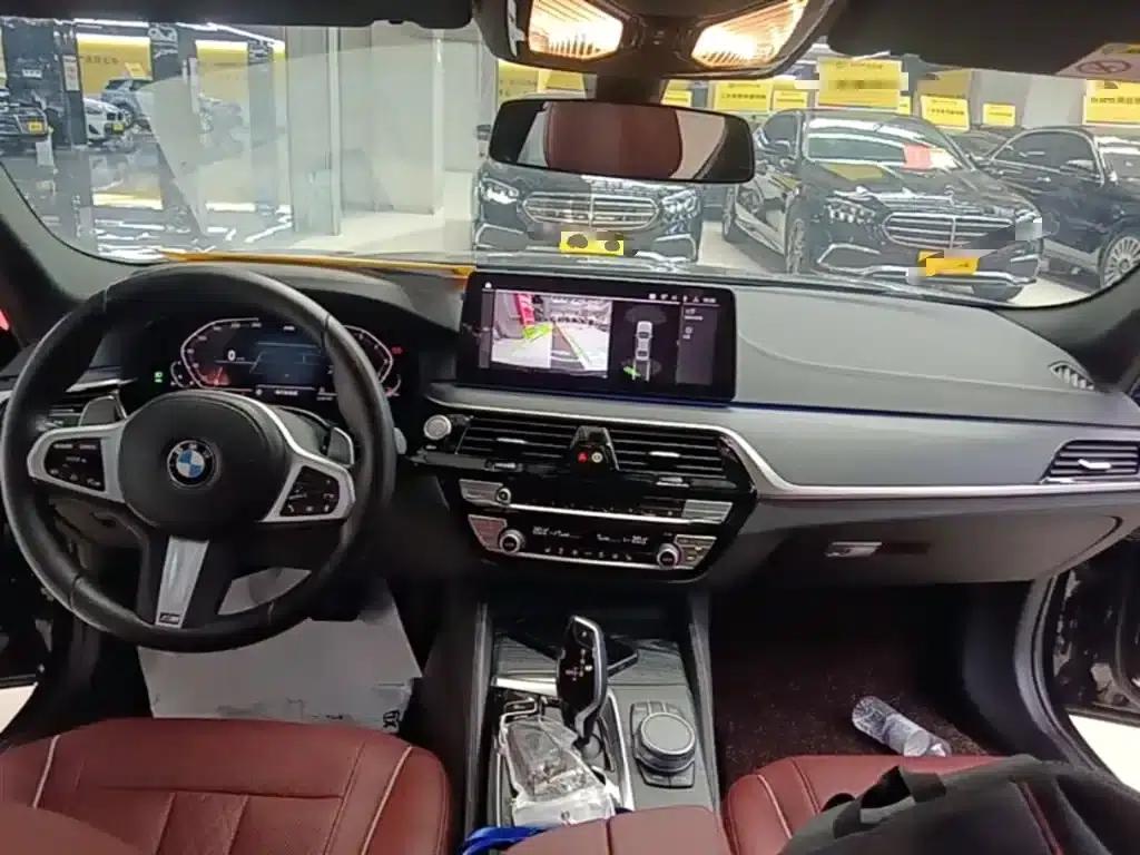 2021 BMW 5 Series Facelift 530Li Leading Edition M Sport Package — миниатюра 10