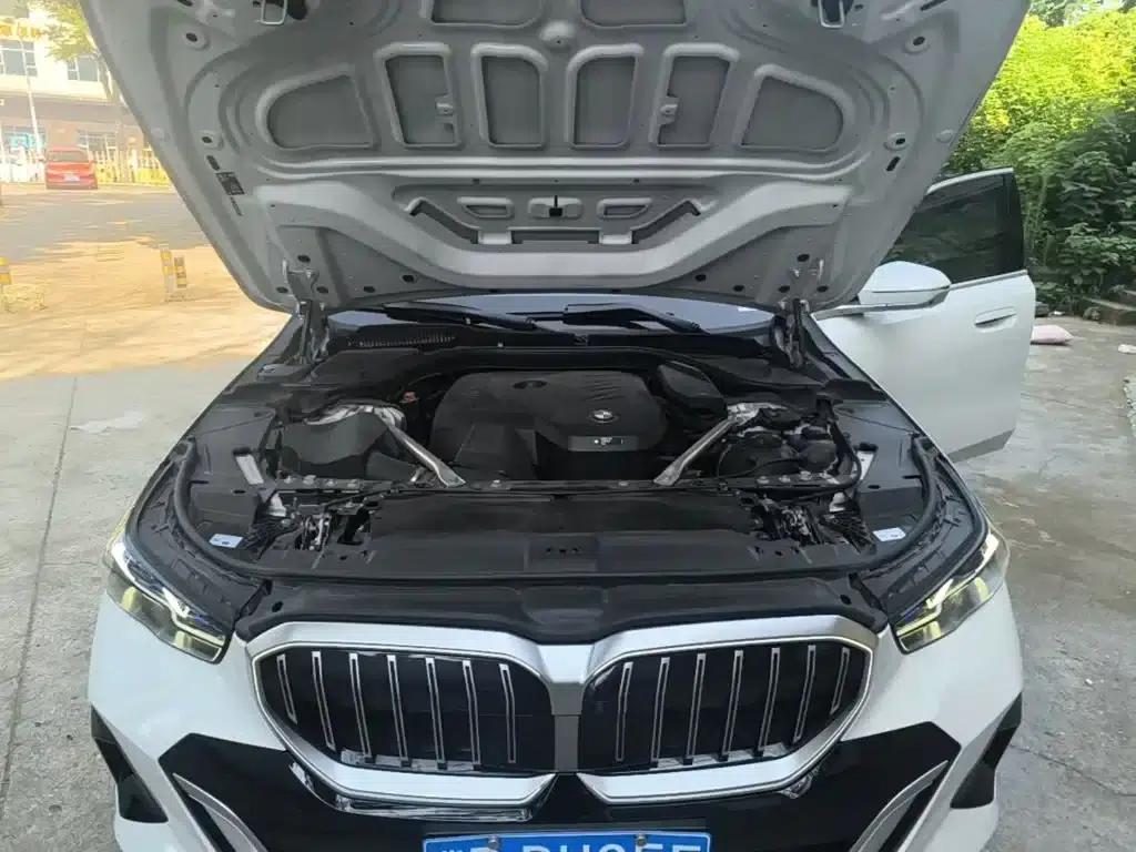 2024 BMW 5 Series 530Li Luxury M Sport Package — миниатюра 20
