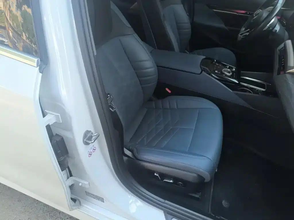 2024 BMW 5 Series 530Li Luxury M Sport Package — миниатюра 25