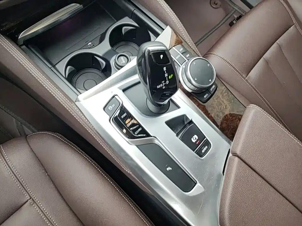 2020 BMW 5 Series 525Li Luxury Package — миниатюра 14