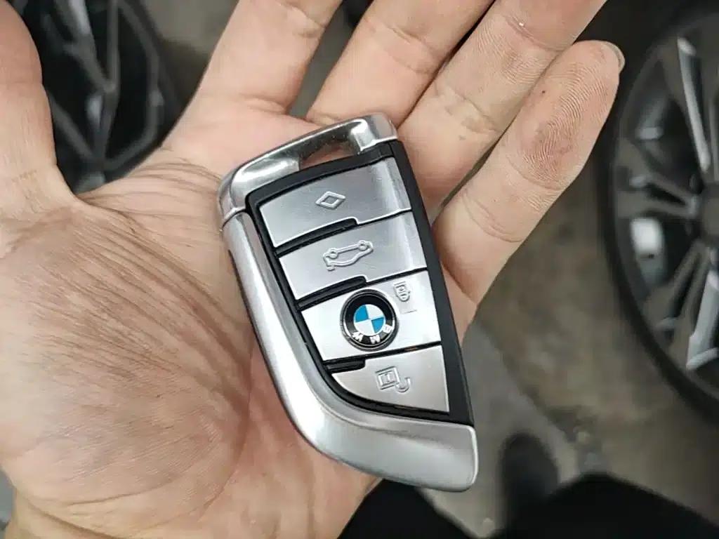 2020 BMW 5 Series 525Li Luxury Package — миниатюра 9