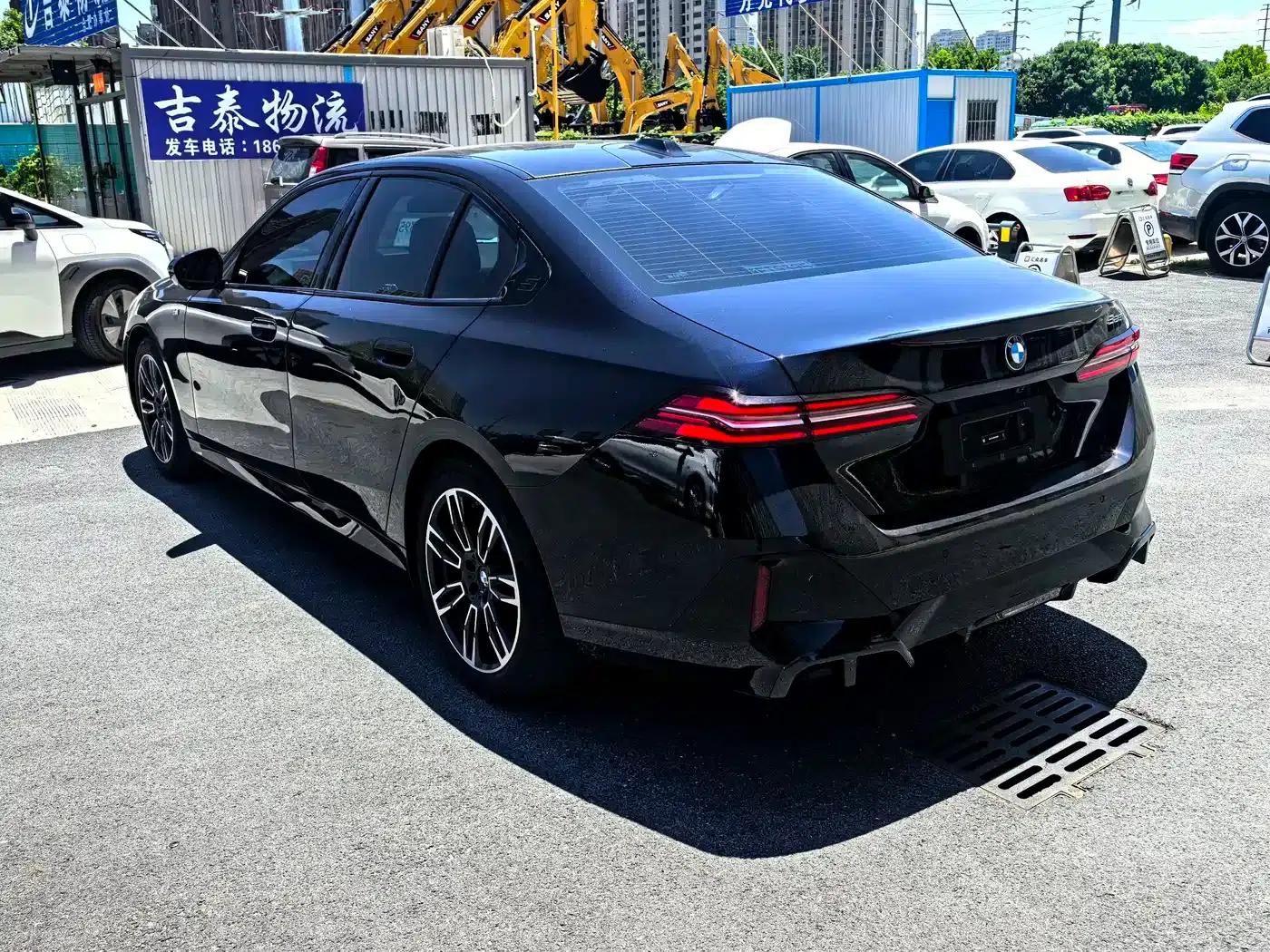 2024 BMW 5 Series Imported Model 525i M Sport Package — миниатюра 12