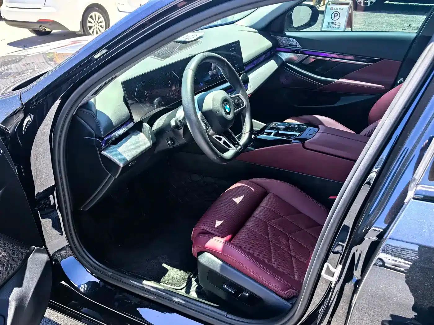 2024 BMW 5 Series Imported Model 525i M Sport Package — миниатюра 4