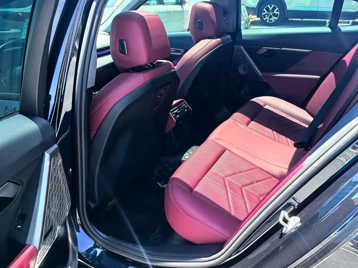 2024 BMW 5 Series Imported Model 525i M Sport Package — миниатюра 9