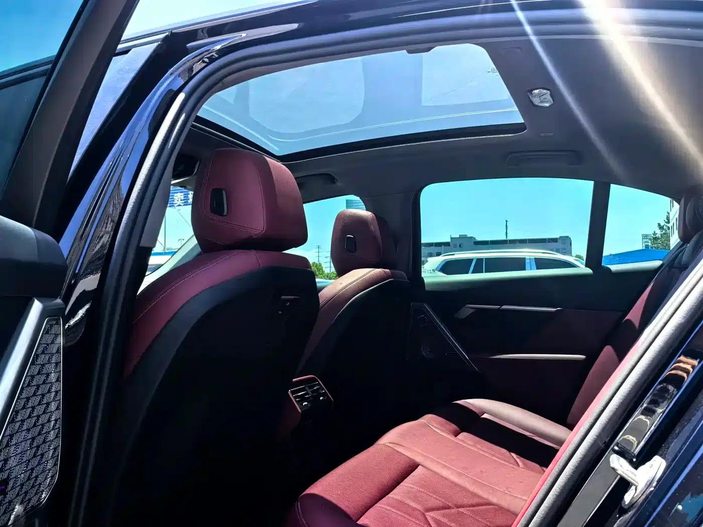 2024 BMW 5 Series Imported Model 525i M Sport Package — миниатюра 10