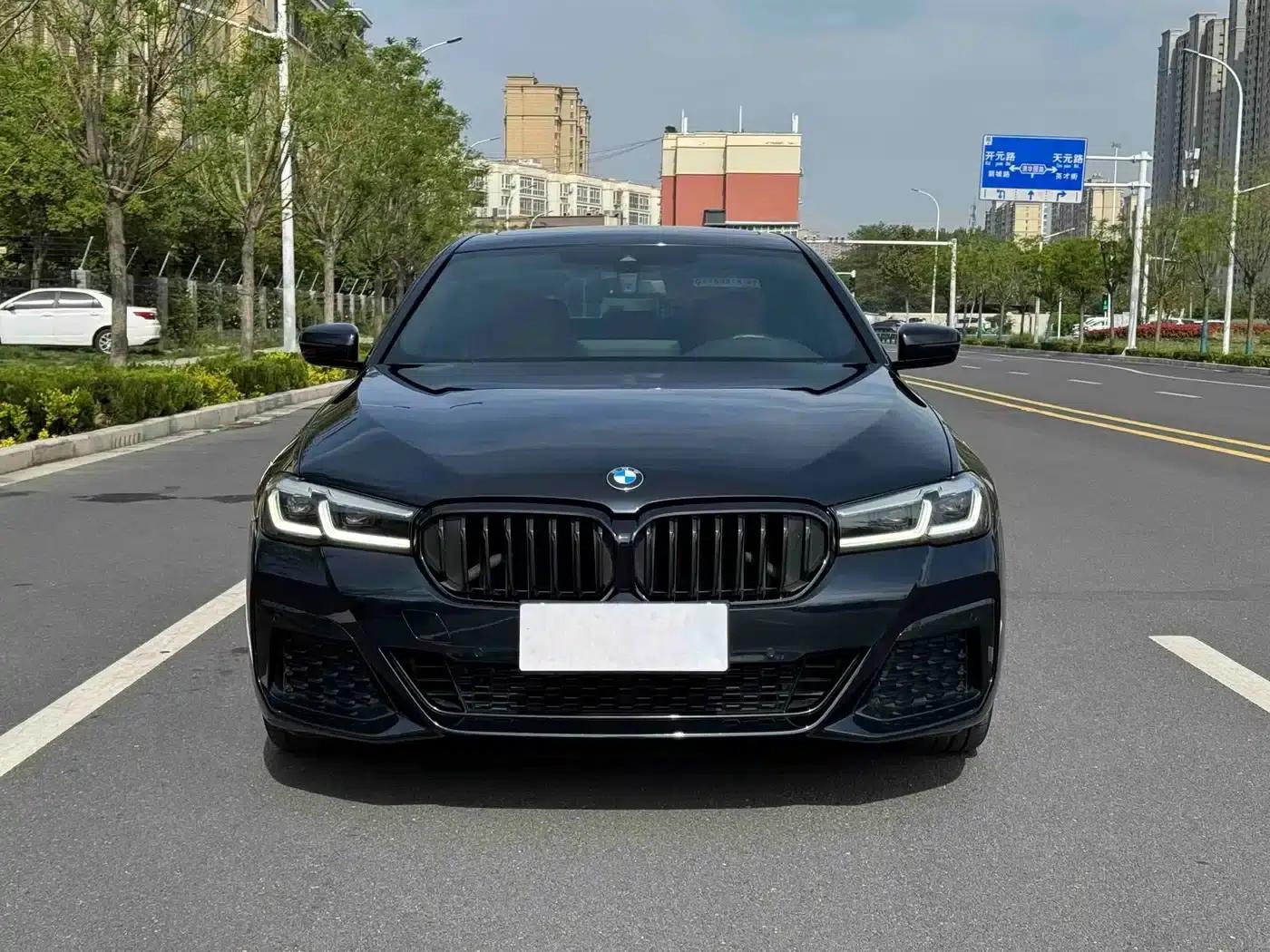 2022 BMW 5 Series Imported Model 530i M Sport Package — миниатюра 1