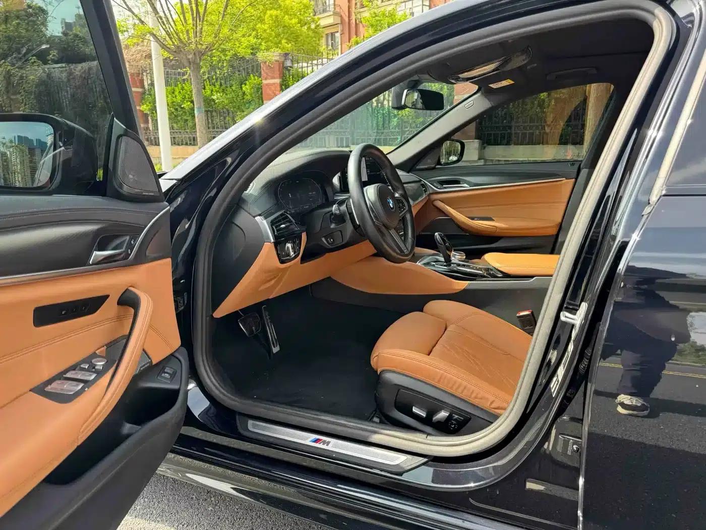 2022 BMW 5 Series Imported Model 530i M Sport Package — миниатюра 4