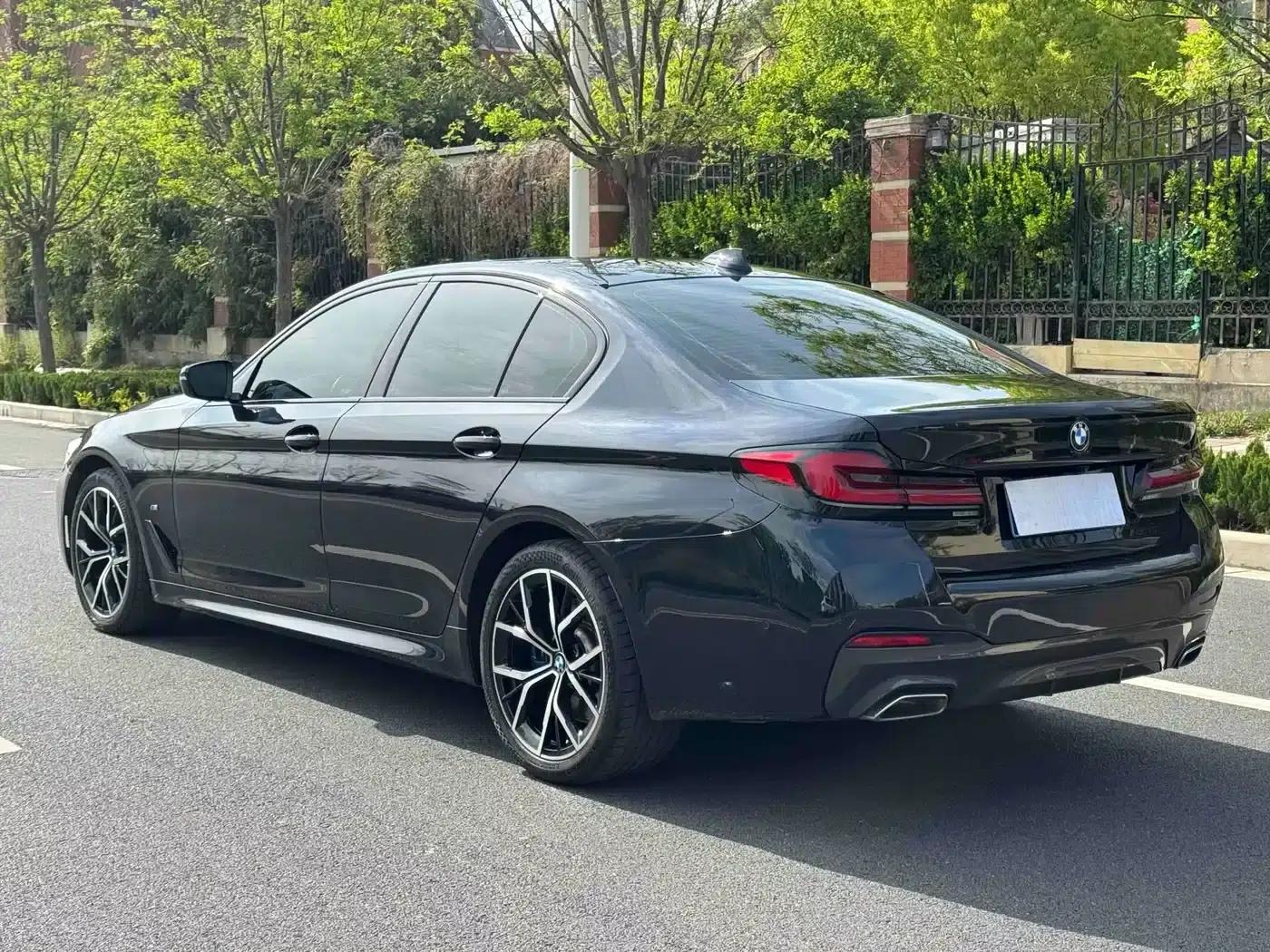 2022 BMW 5 Series Imported Model 530i M Sport Package — миниатюра 7
