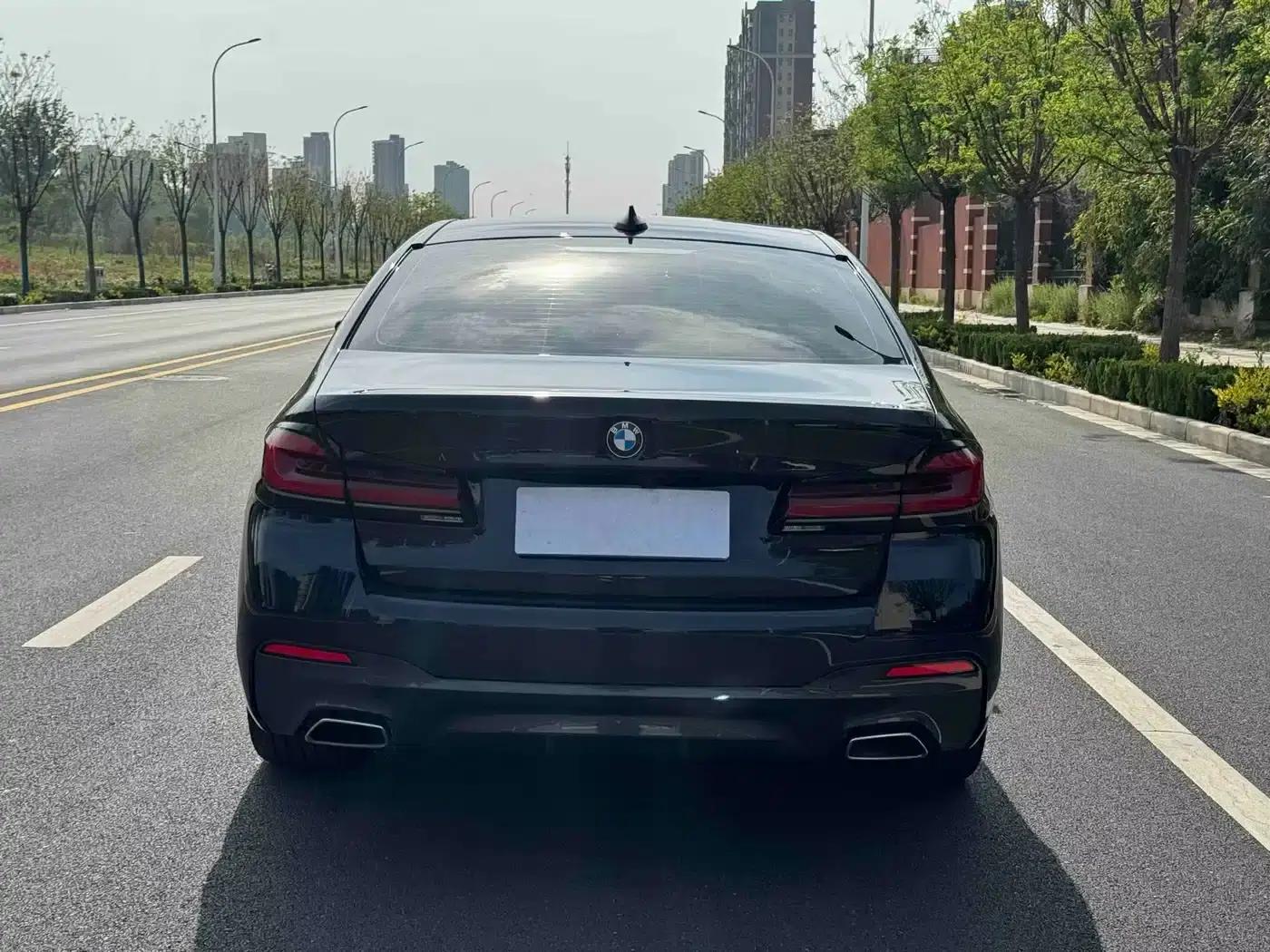 2022 BMW 5 Series Imported Model 530i M Sport Package — миниатюра 8