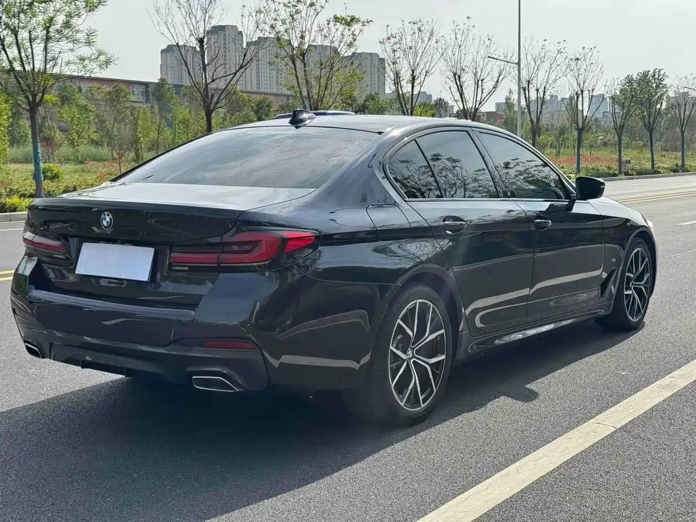 2022 BMW 5 Series Imported Model 530i M Sport Package — миниатюра 9