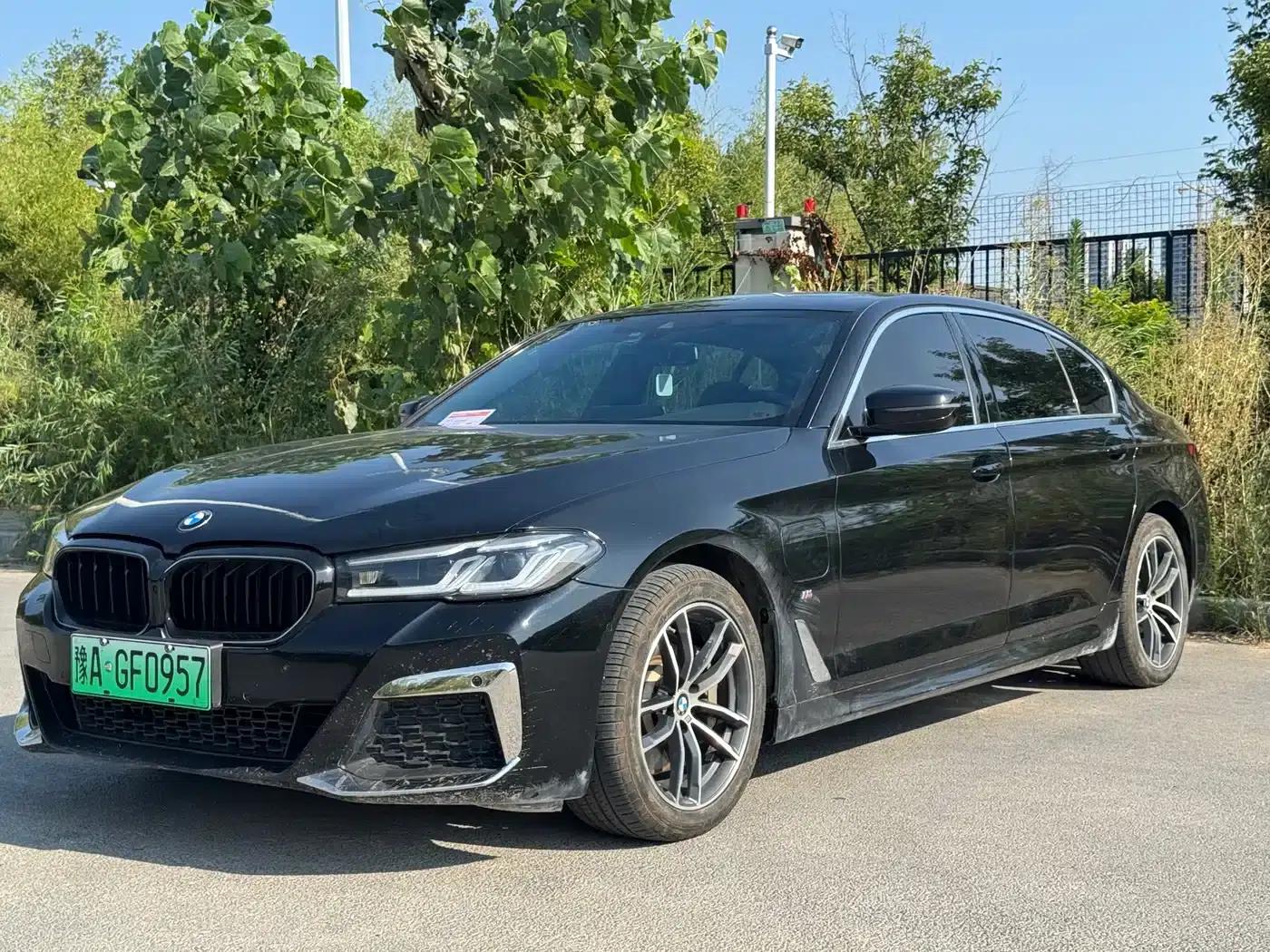 BMW 5 Series PHEV 2022 Facelift 535Le Luxury Package — миниатюра 2