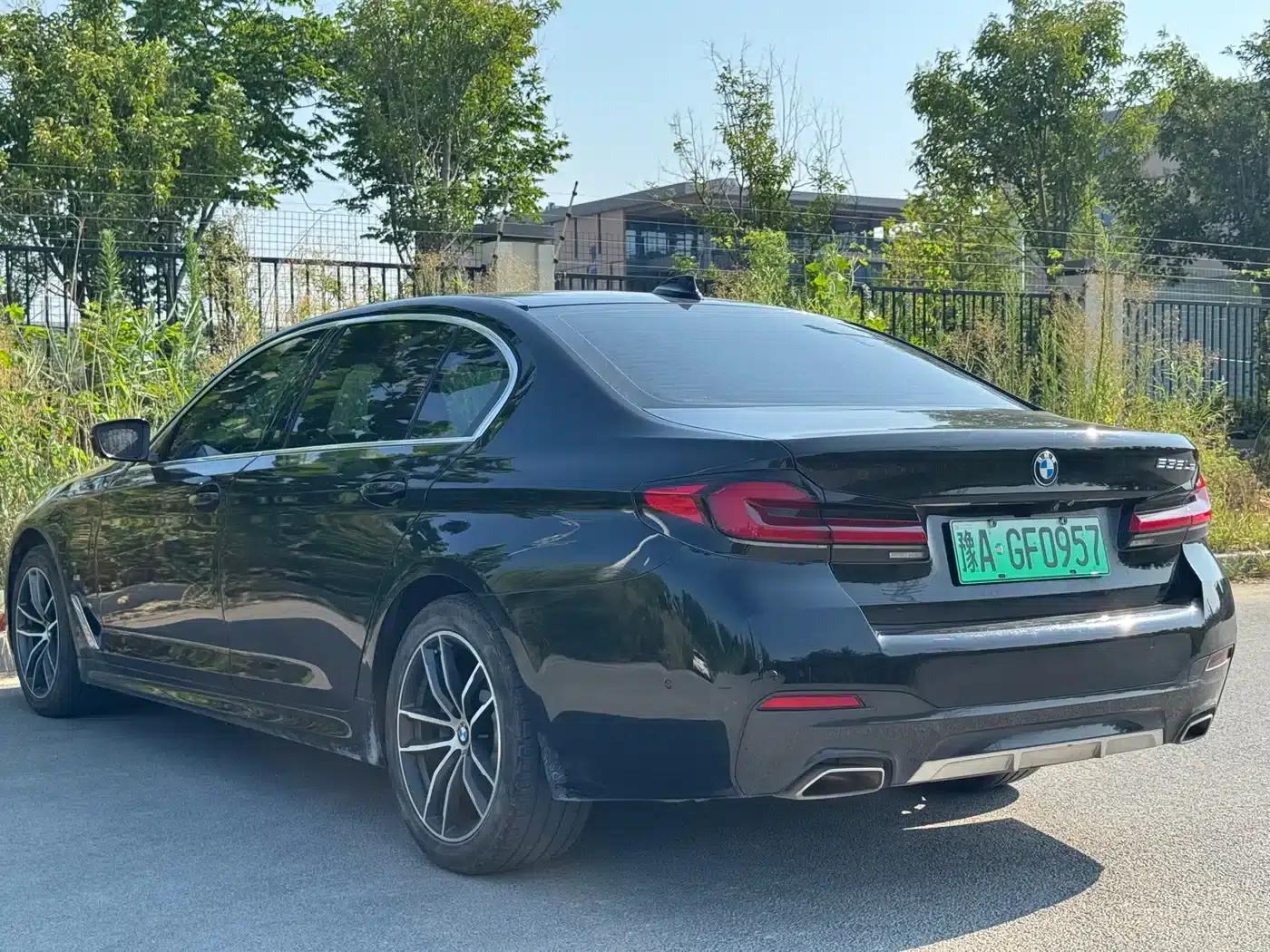 BMW 5 Series PHEV 2022 Facelift 535Le Luxury Package — миниатюра 5