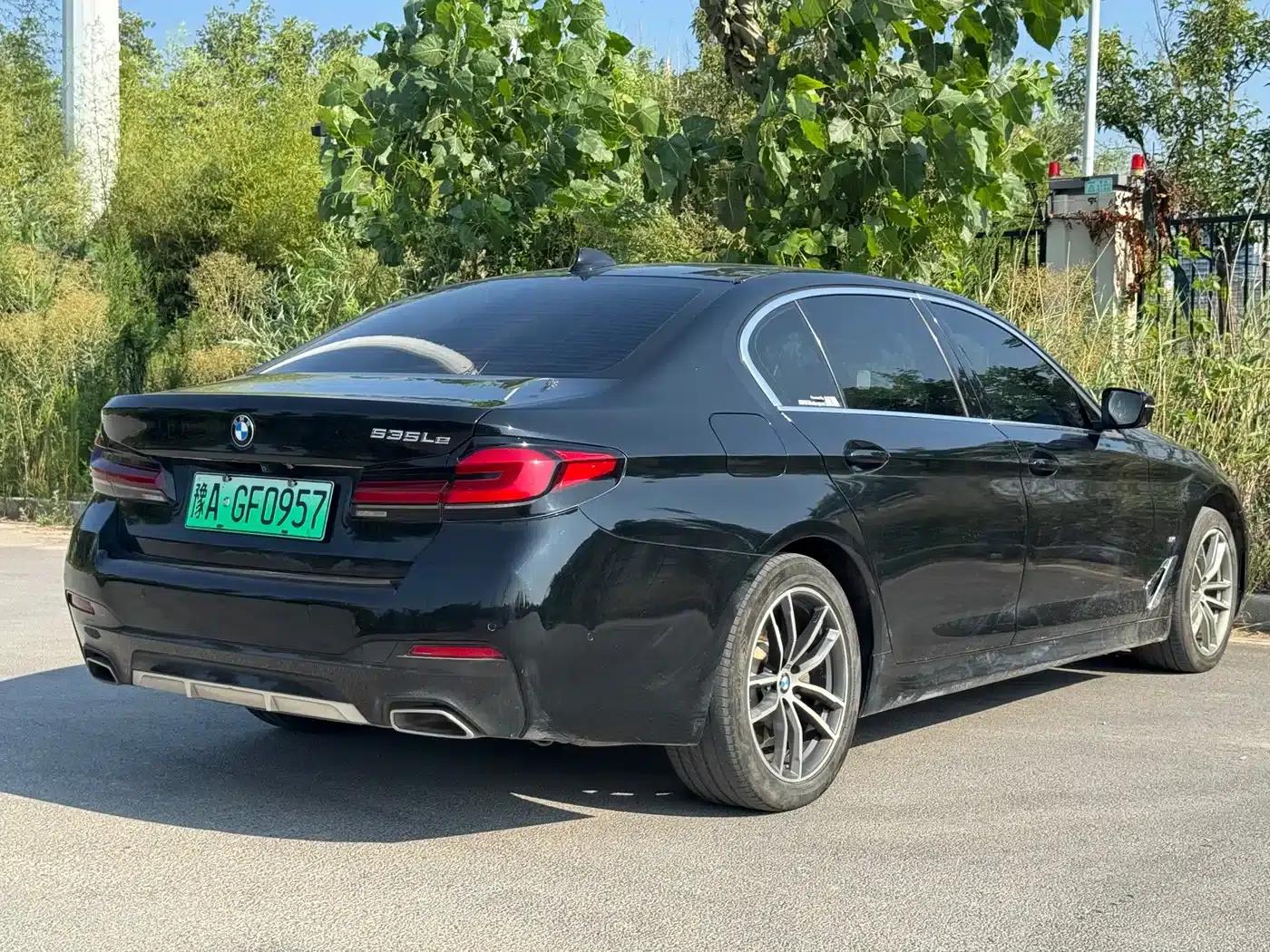 BMW 5 Series PHEV 2022 Facelift 535Le Luxury Package — миниатюра 6
