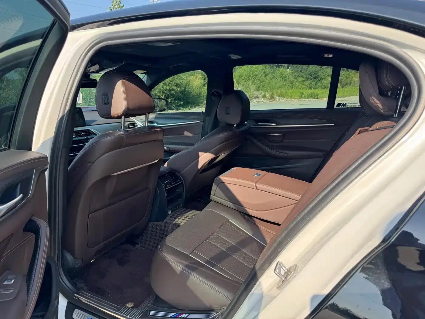 BMW 5 Series PHEV 2022 Facelift 535Le Luxury Package — миниатюра 8