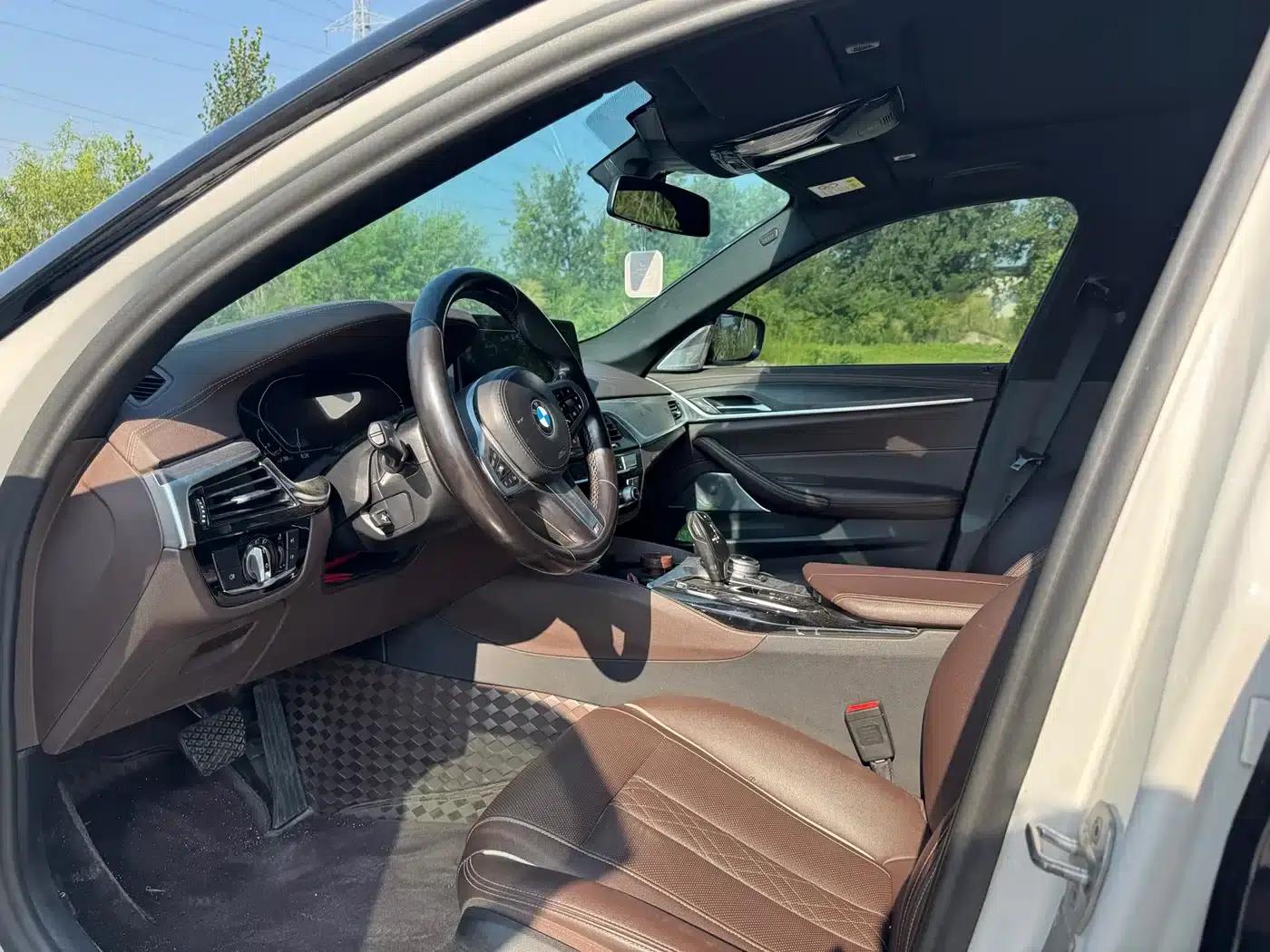 BMW 5 Series PHEV 2022 Facelift 535Le Luxury Package — миниатюра 9