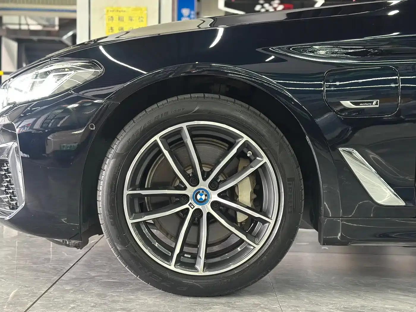 BMW 5 Series PHEV 2022 Facelift 535Le M Sport Package — миниатюра 16