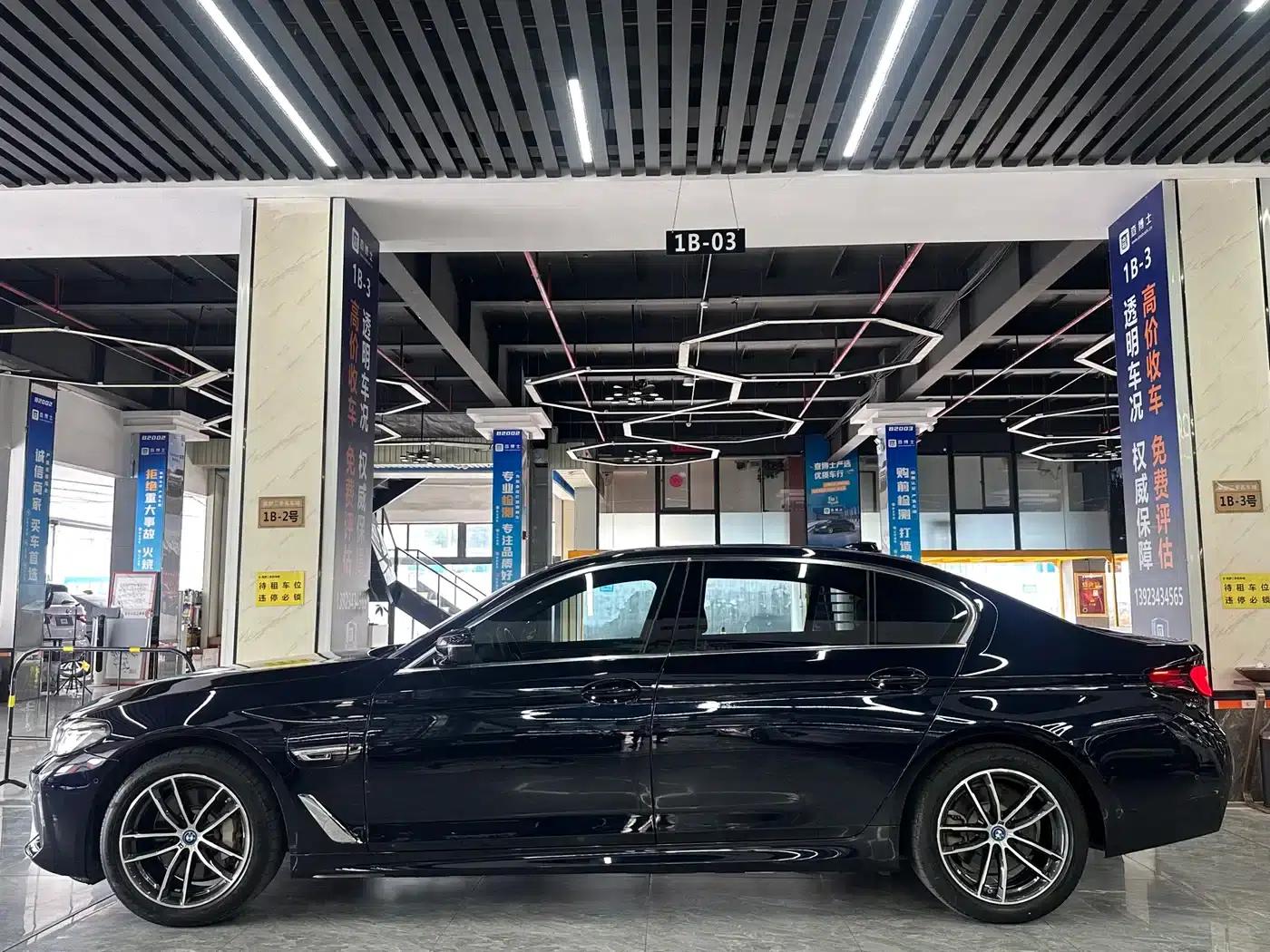 BMW 5 Series PHEV 2022 Facelift 535Le M Sport Package — миниатюра 4