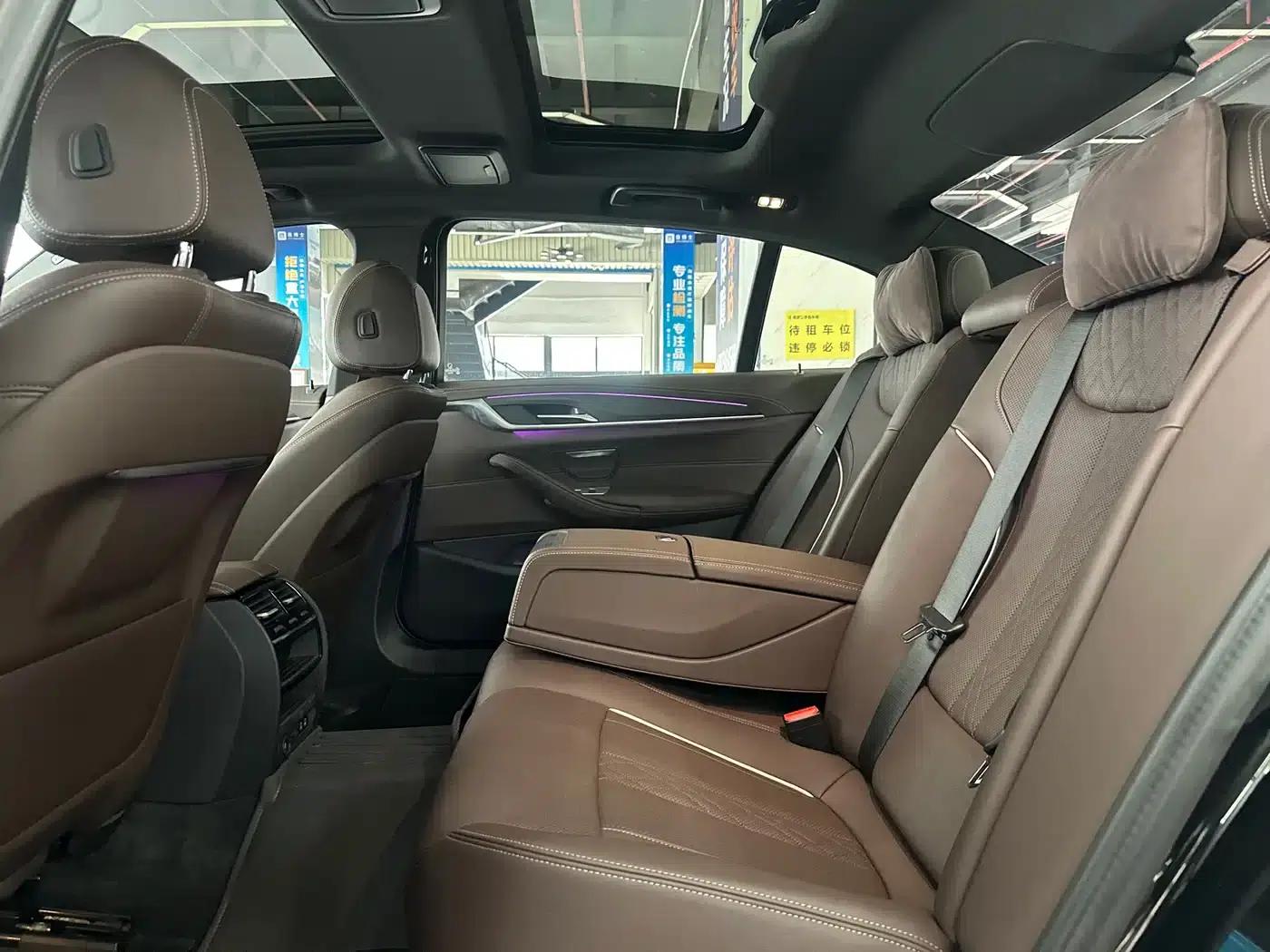 BMW 5 Series PHEV 2022 Facelift 535Le M Sport Package — миниатюра 10