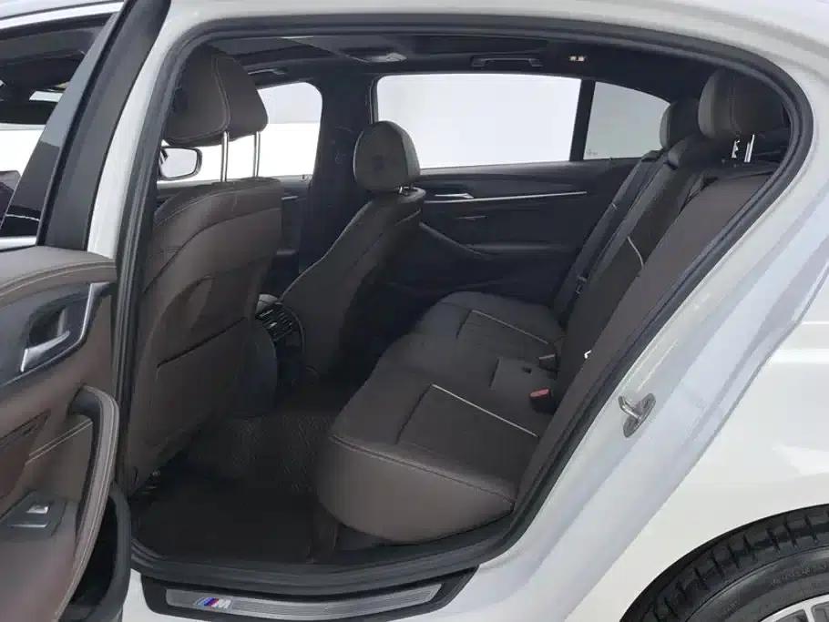 BMW 5 Series PHEV 2021 535Le M Sport Package — миниатюра 11