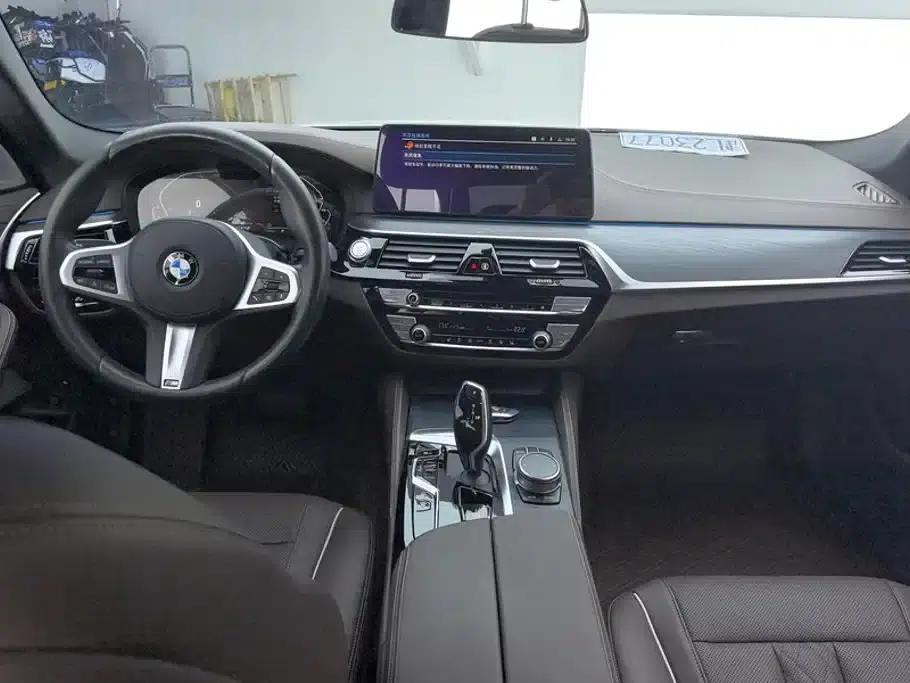 BMW 5 Series PHEV 2021 535Le M Sport Package — миниатюра 12