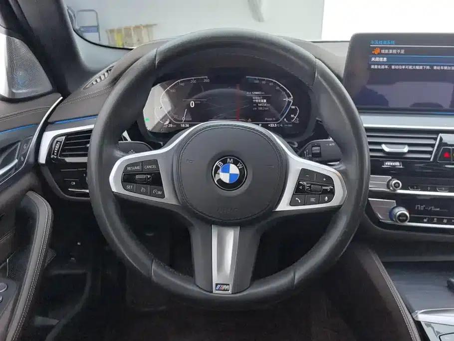 BMW 5 Series PHEV 2021 535Le M Sport Package — миниатюра 15