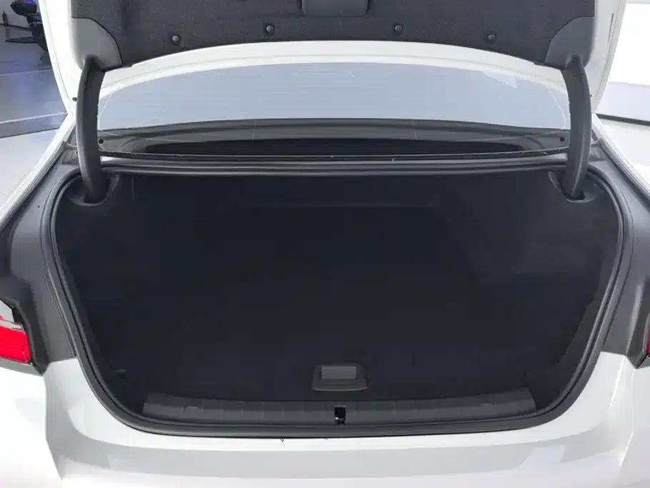BMW 5 Series PHEV 2021 535Le M Sport Package — миниатюра 4