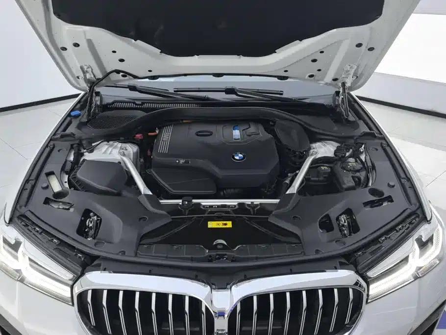 BMW 5 Series PHEV 2021 535Le M Sport Package — миниатюра 10
