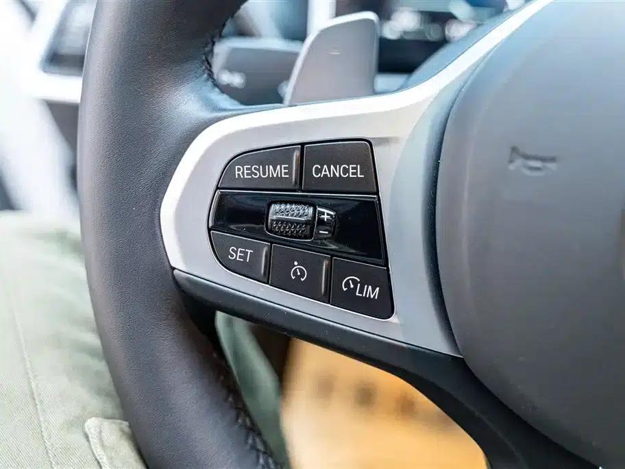 2024 BMW 3 Series 320Li M Sport Package — миниатюра 7