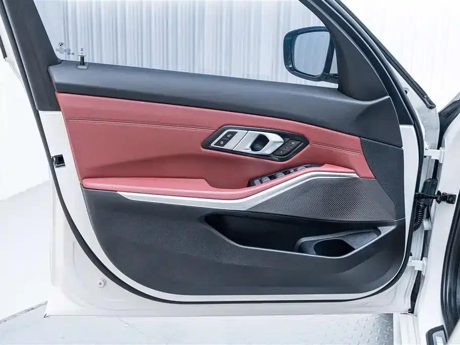 2024 BMW 3 Series 320Li M Sport Package — миниатюра 9