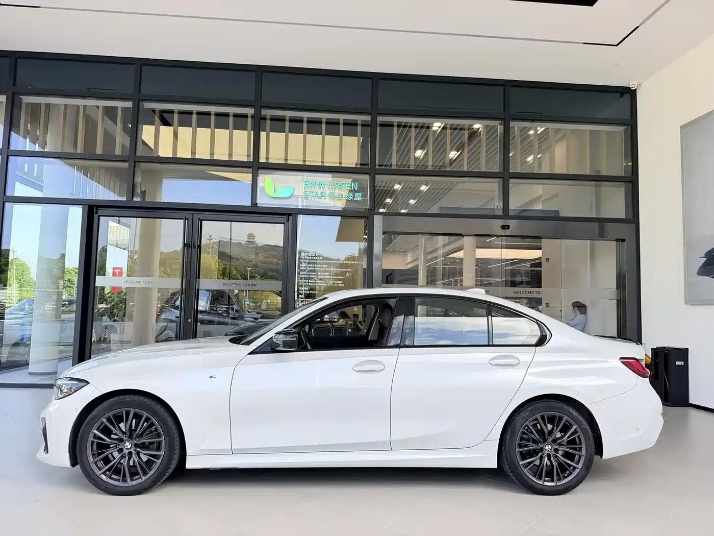 2022 BMW 3 Series Facelift 325i M Sport Shadow Edition — миниатюра 2