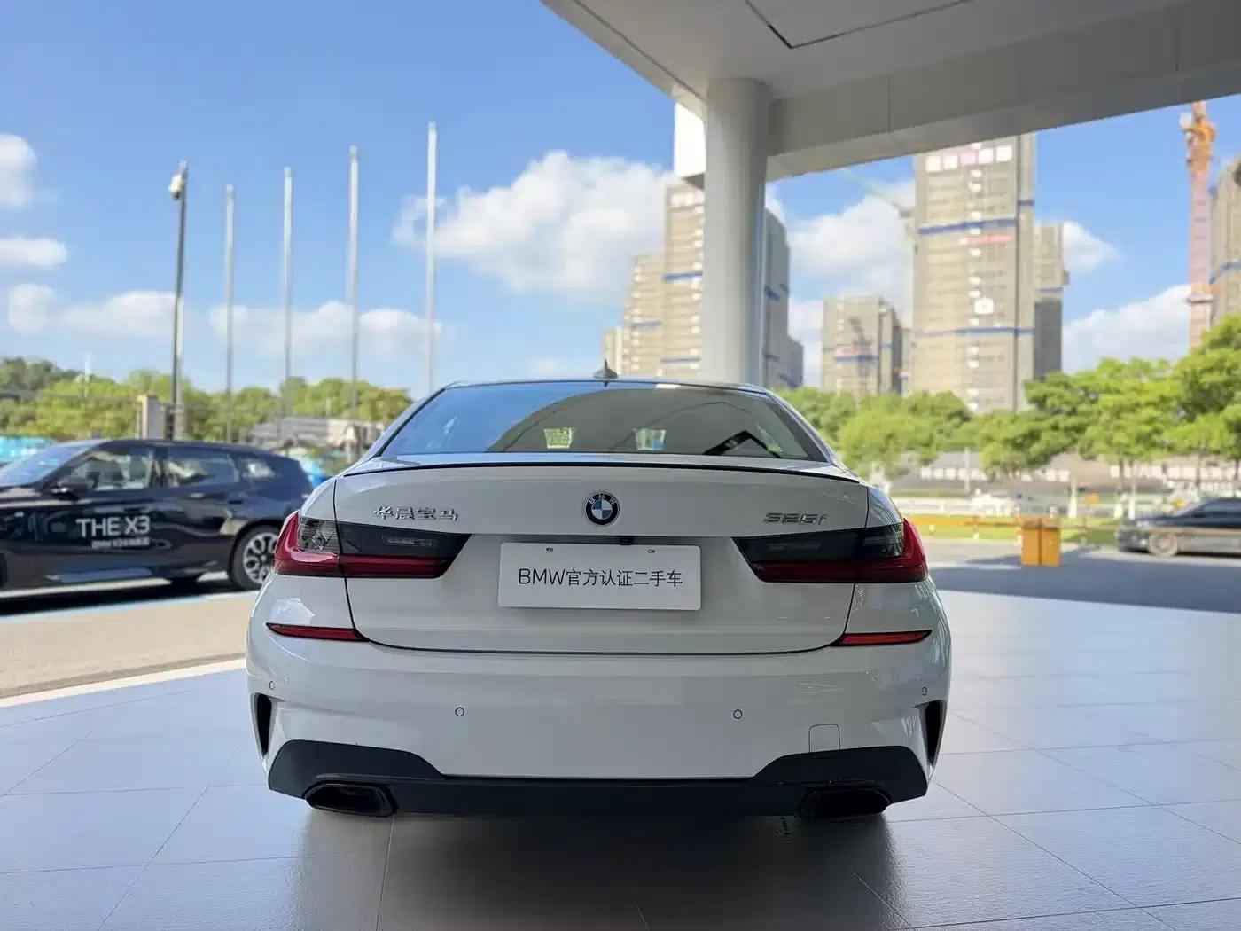 2022 BMW 3 Series Facelift 325i M Sport Shadow Edition — миниатюра 6