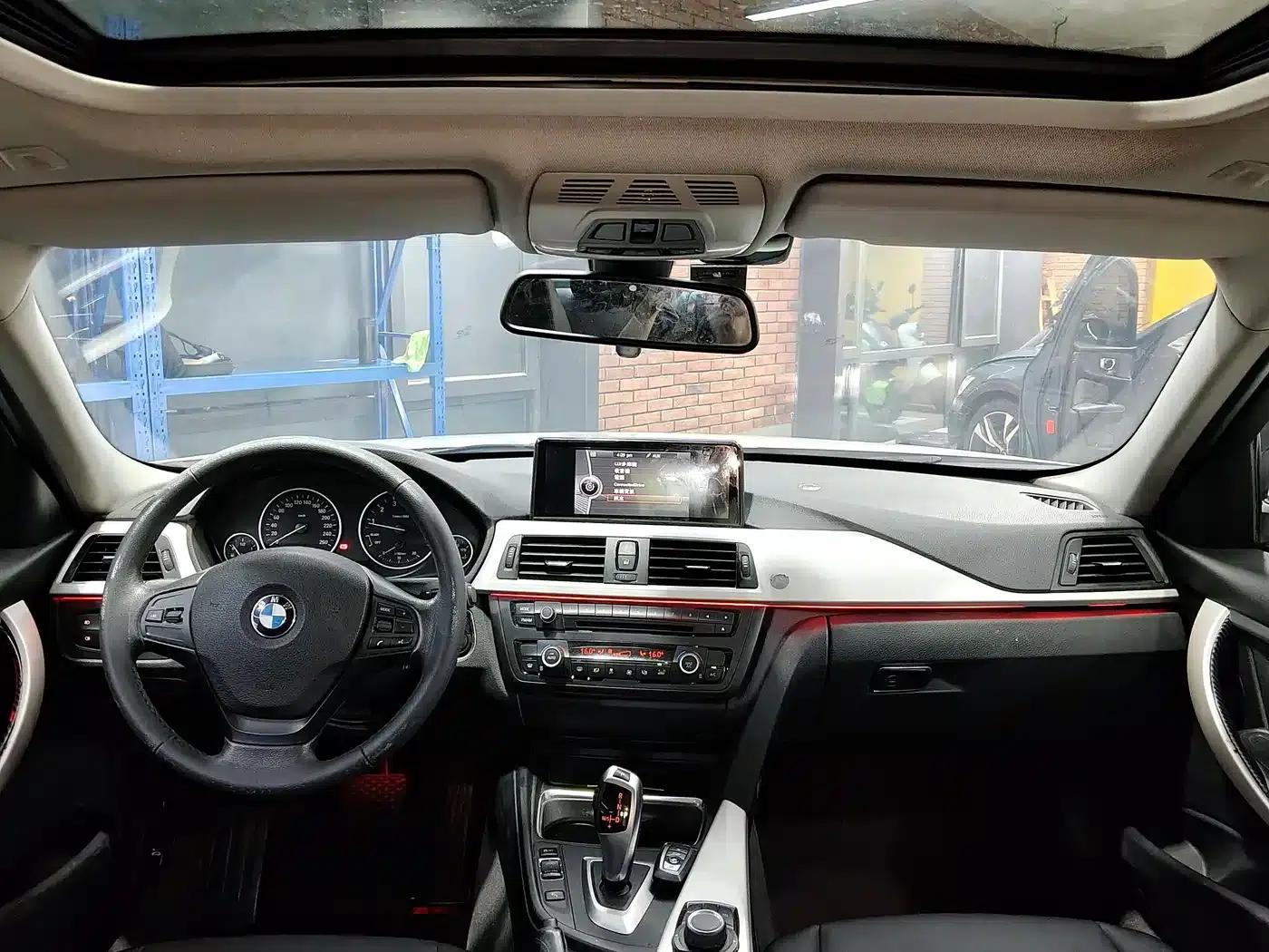 2015 BMW 3 Series 320Li Luxury Design Package — миниатюра 12