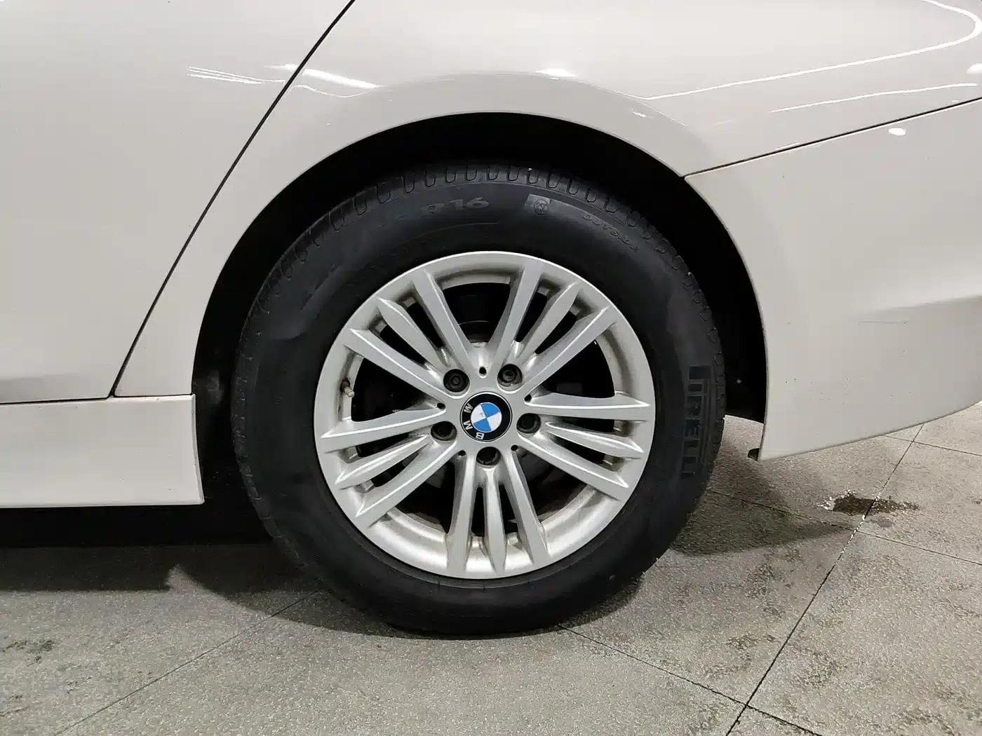 2015 BMW 3 Series 320Li Luxury Design Package — миниатюра 16