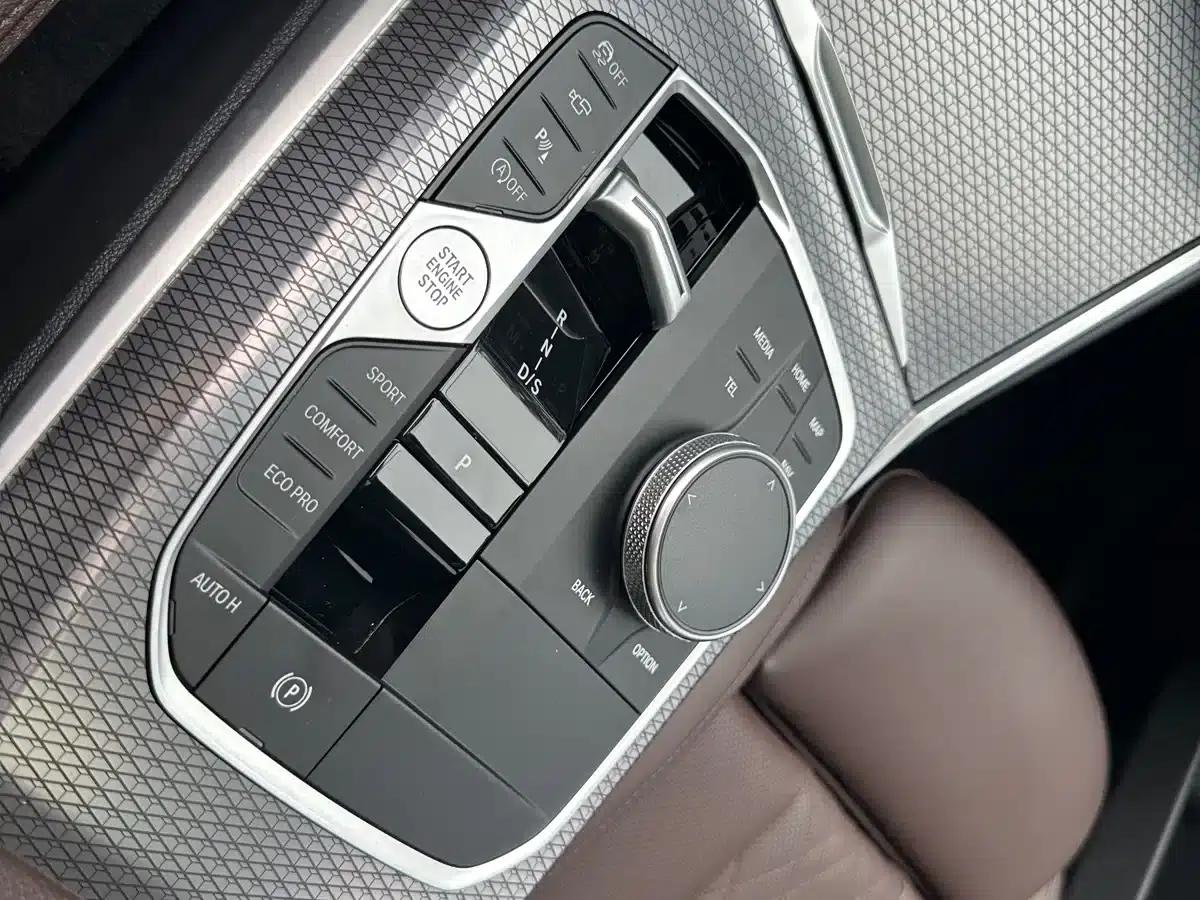 2023 BMW 3 Series 330Li M Sport Shadow Edition — миниатюра 16