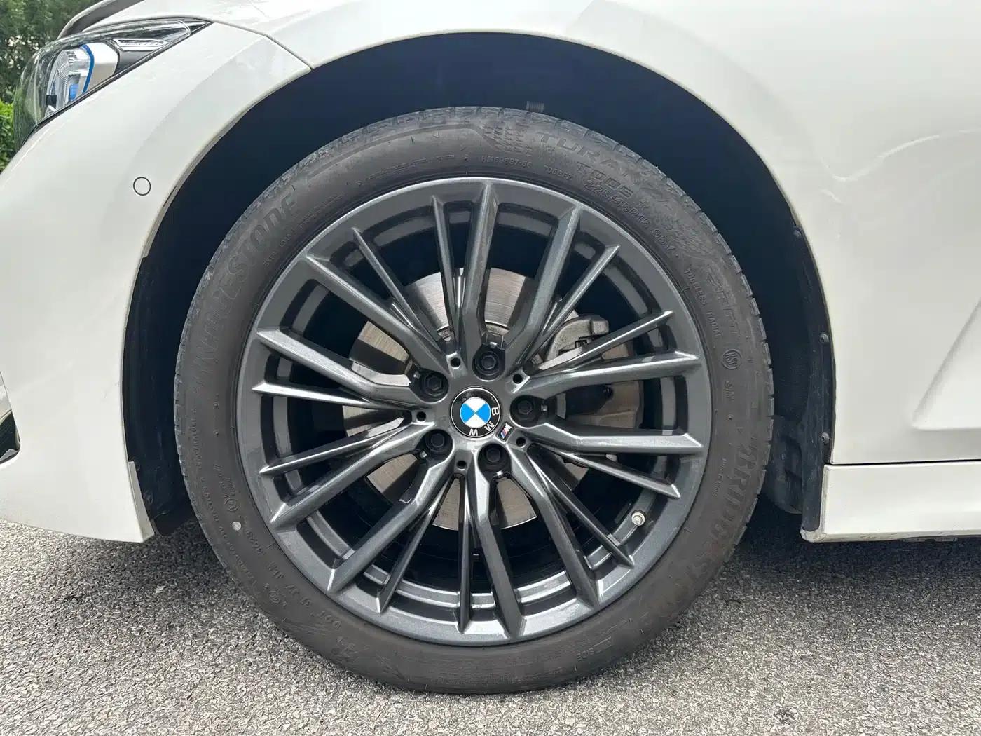 2023 BMW 3 Series 330Li M Sport Shadow Edition — миниатюра 19